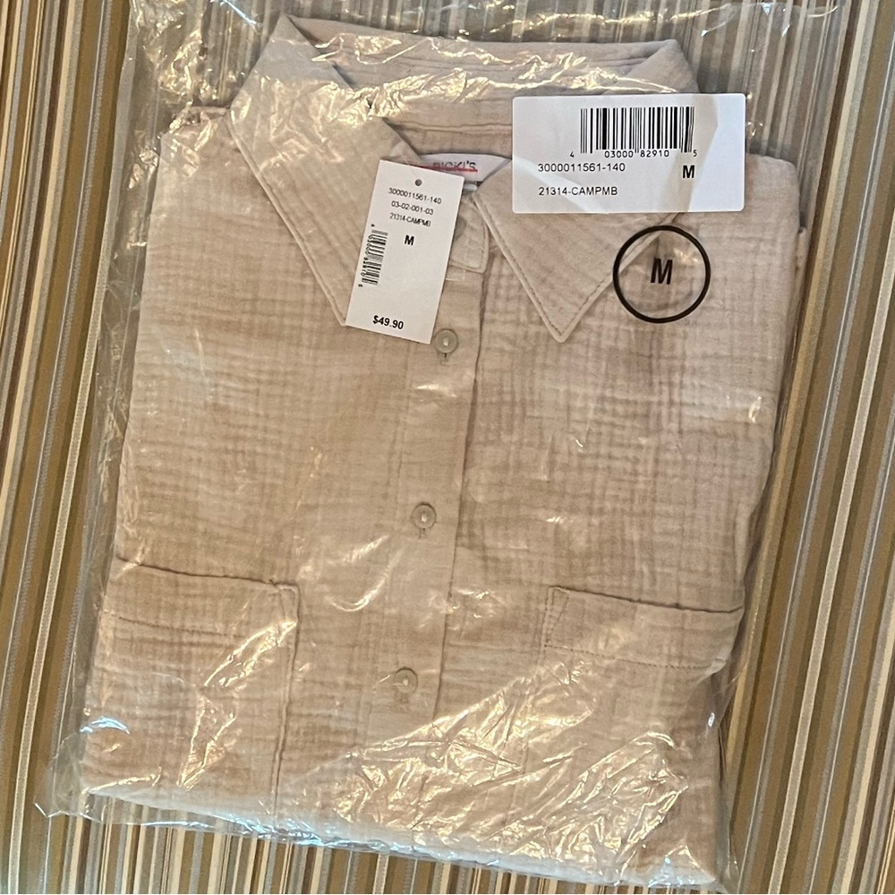 Ricki’s gauze button down long sleeve shirt. Classic fit. NWT.
